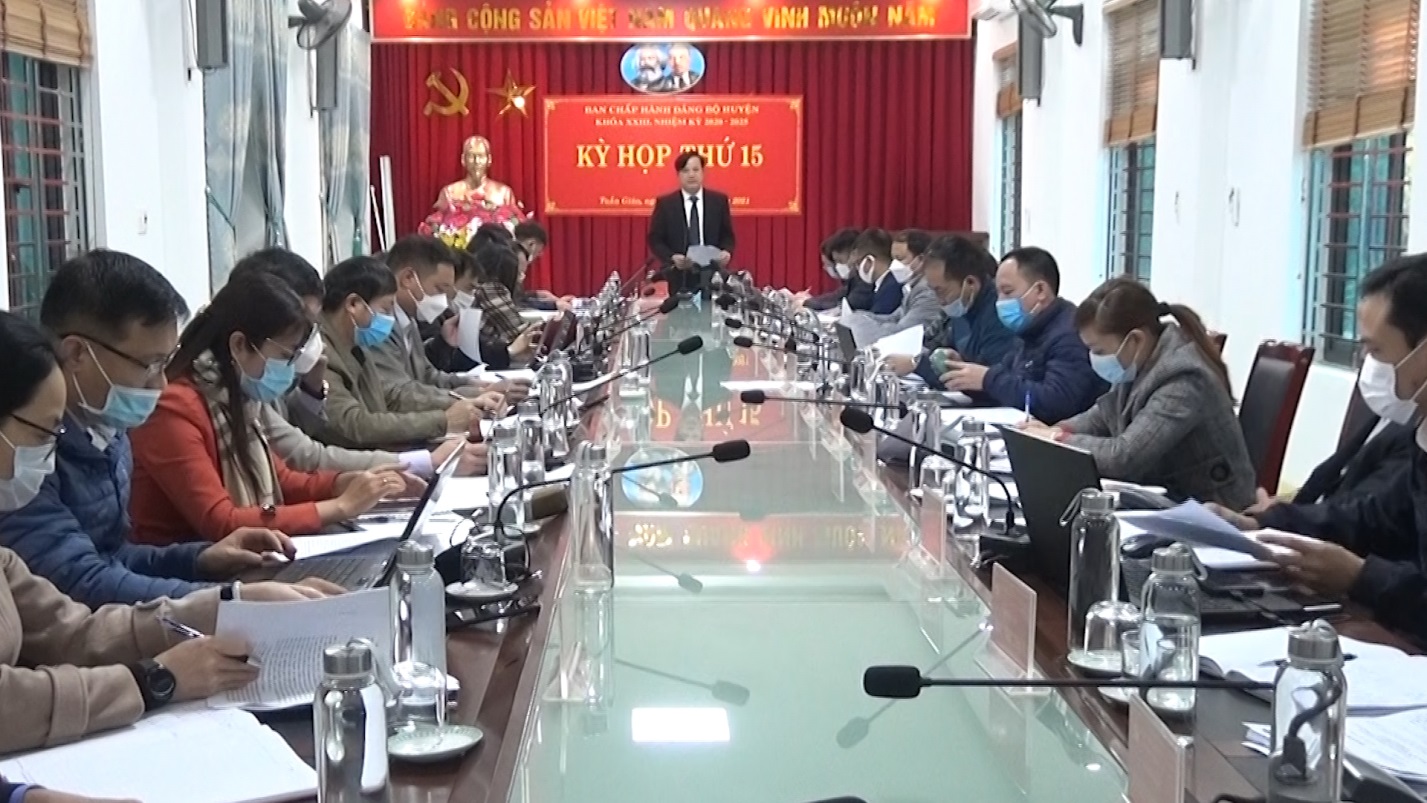Ban chấp hành Đảng bộ huyện tổ chức kỳ họp thứ 15