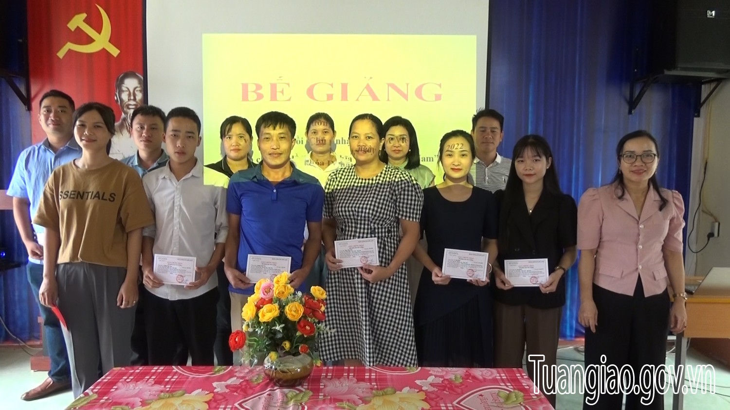 Tổng kết  lớp bồi dưỡng nhận thức về Đảng  và chuyên đề “Chủ nghĩa yêu nước Việt Nam” khóa IV năm 2022